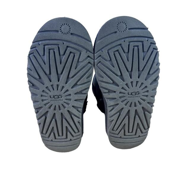 UGG Boots Kids 1 Classic Short Leather Water Resistant Wool Lined Comfy - Picture 7 of 12